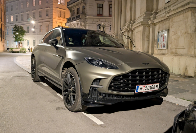 Aston Martin DBX707