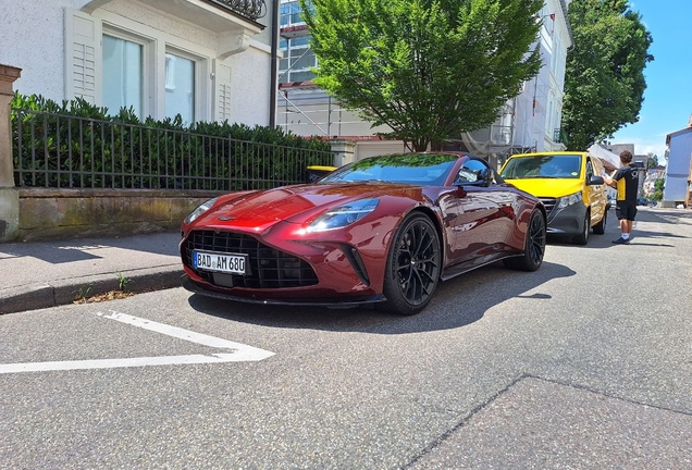 Aston Martin V8 Vantage Roadster 2025