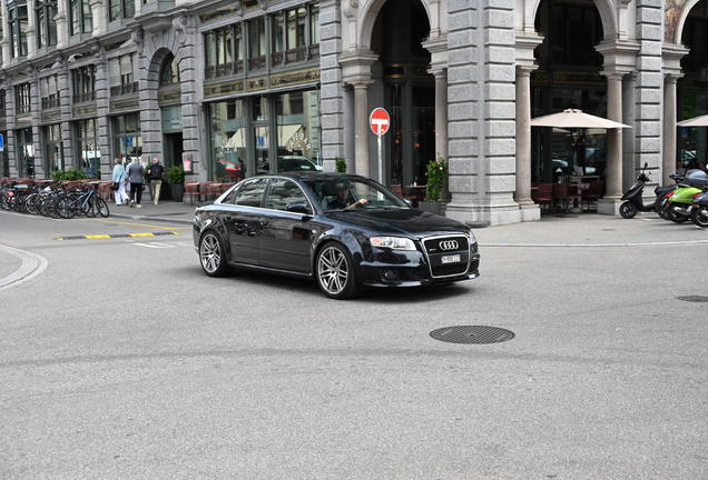 Audi RS4 Sedan