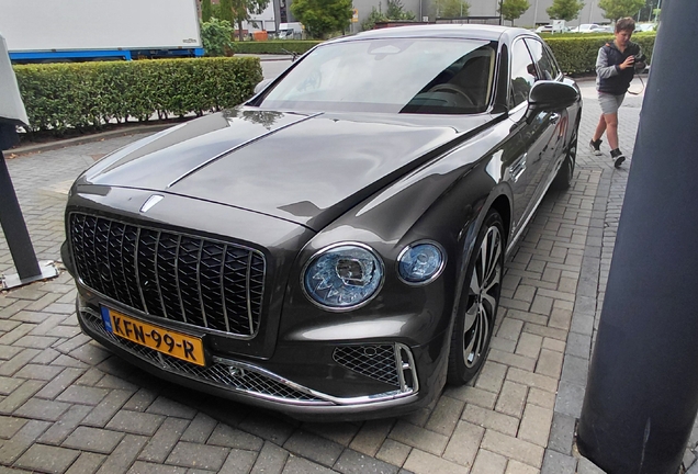 Bentley Flying Spur Azure 2025