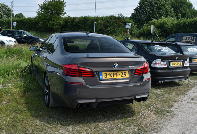 BMW M5 F10 2011