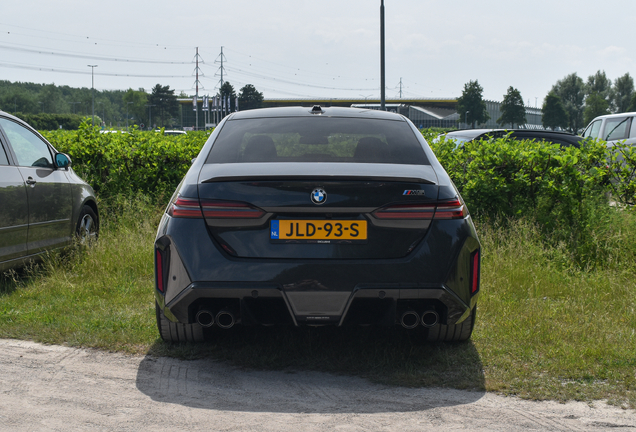 BMW M5 G90