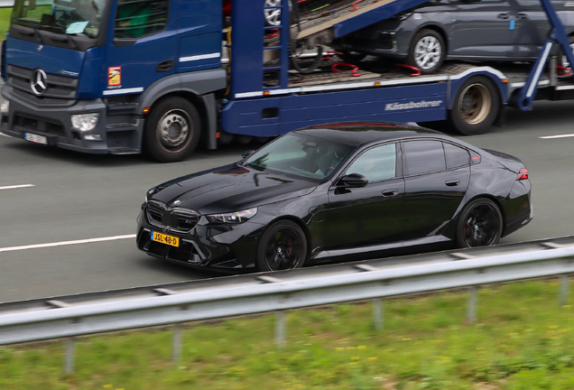 BMW M5 G90