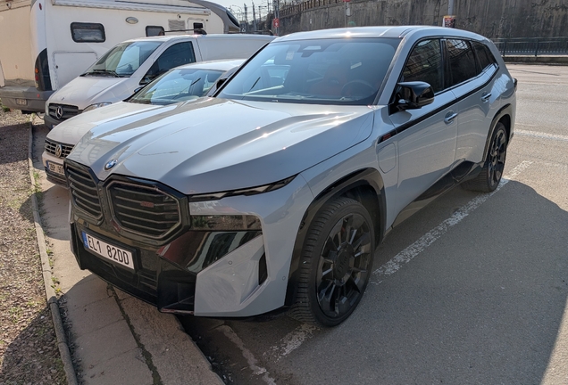 BMW XM G09 Label Red