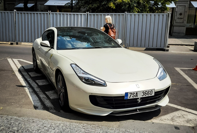 Ferrari GTC4Lusso T