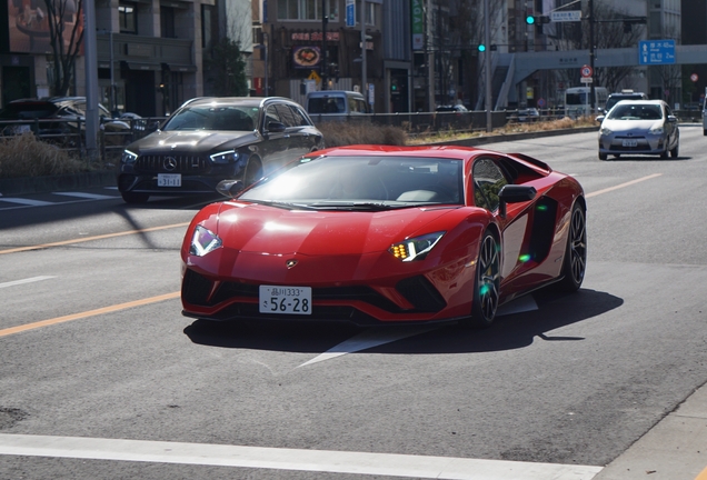 Lamborghini Aventador S LP740-4