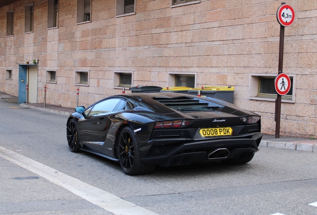 Lamborghini Aventador S LP740-4