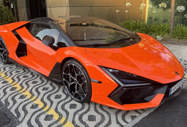 Lamborghini Revuelto