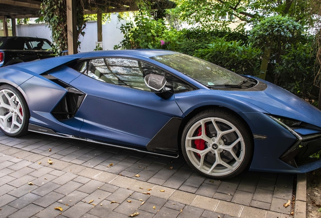 Lamborghini Revuelto
