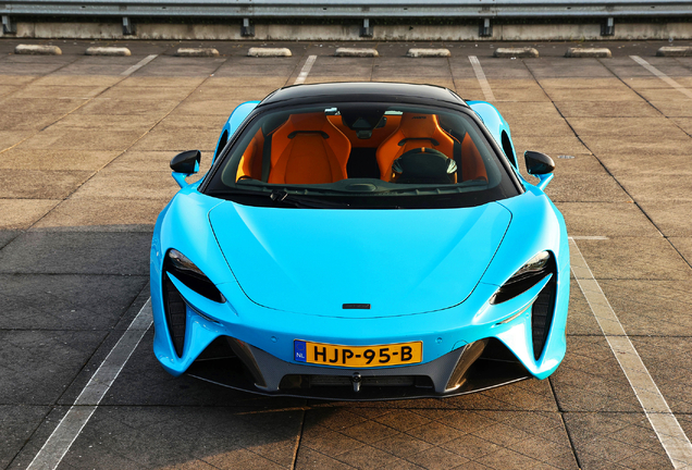 McLaren Artura Spider