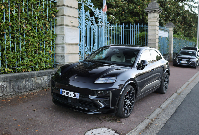 Porsche Macan EV Turbo