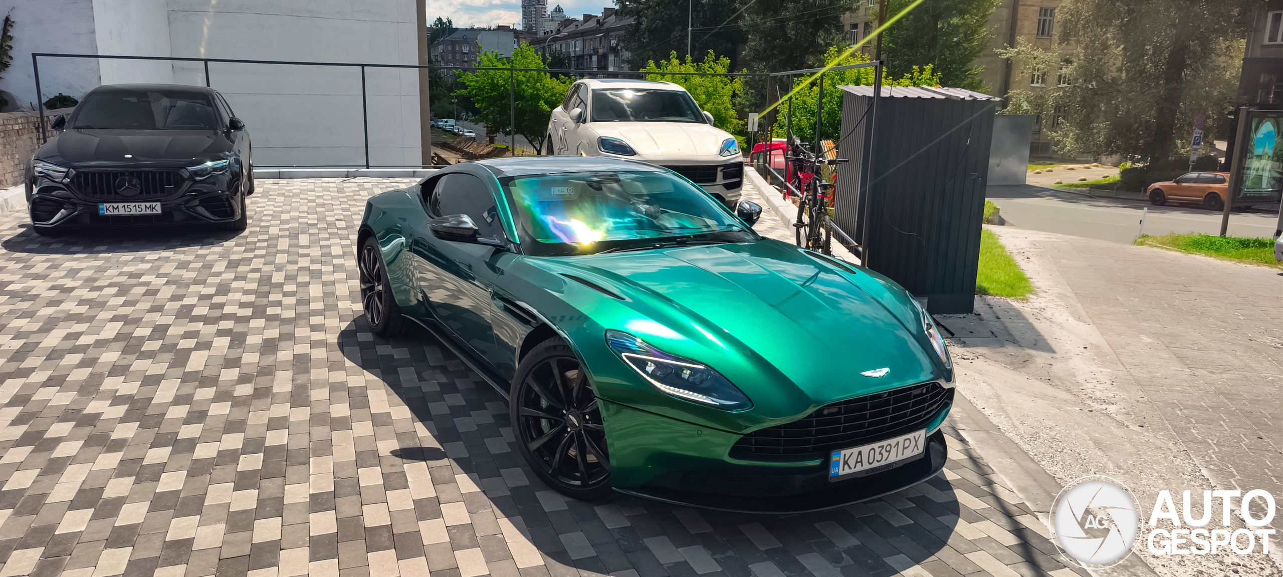 Aston Martin DB11 V8