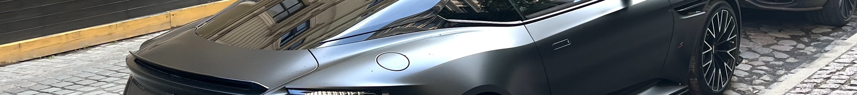 Aston Martin DB12 S