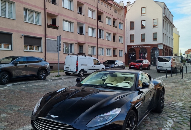 Aston Martin DB11