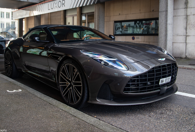Aston Martin DB12 Volante