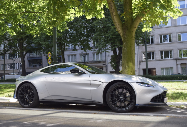 Aston Martin V8 Vantage 2018