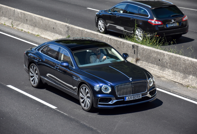 Bentley Flying Spur V8 Azure