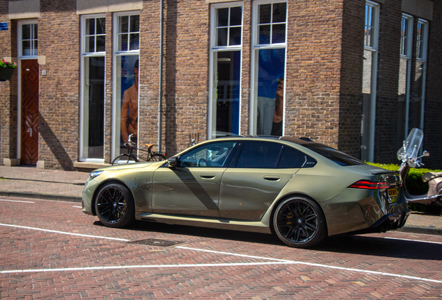 BMW M5 G90