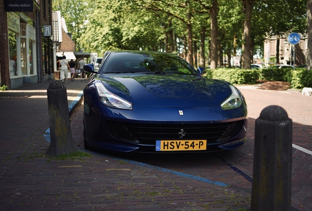 Ferrari GTC4Lusso T