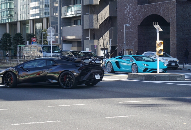 Lamborghini Aventador S LP740-4