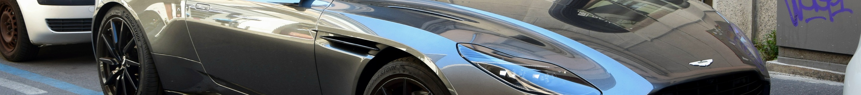 Aston Martin DB11 V8
