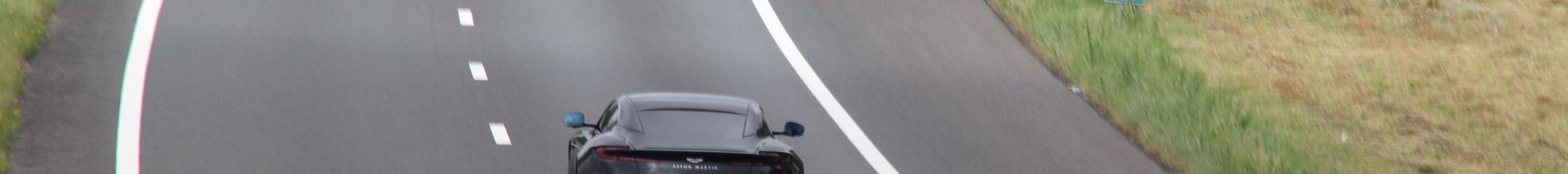Aston Martin DB12