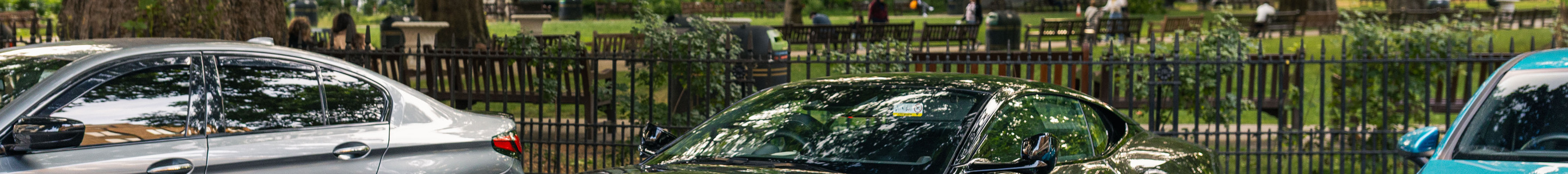 Aston Martin DB12