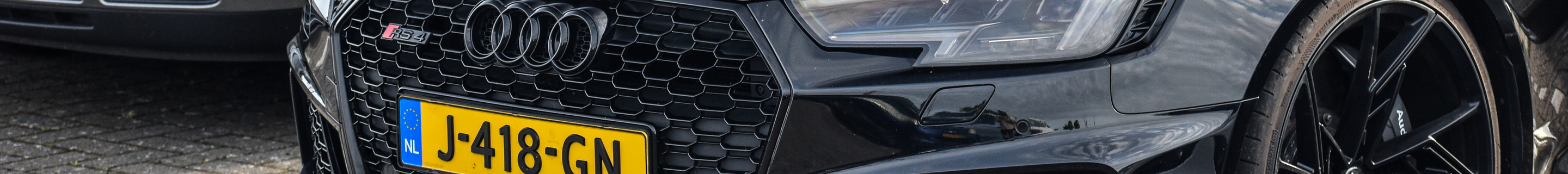 Audi RS4 Avant B9