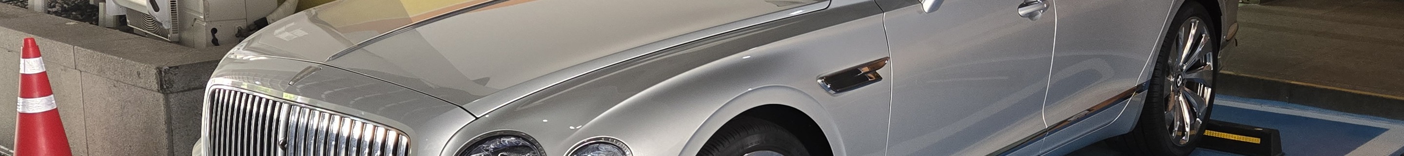 Bentley Flying Spur V8 2021