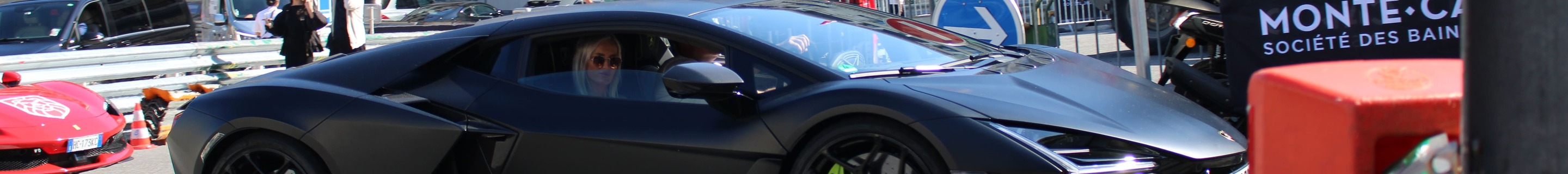 Lamborghini Revuelto