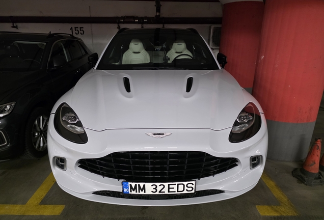 Aston Martin DBX