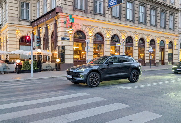 Aston Martin DBX