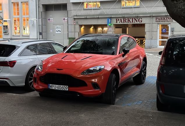 Aston Martin DBX