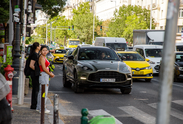 Aston Martin DBX707