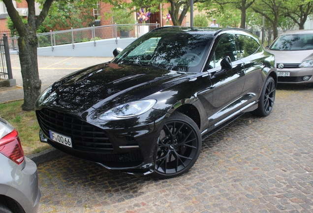 Aston Martin DBX707