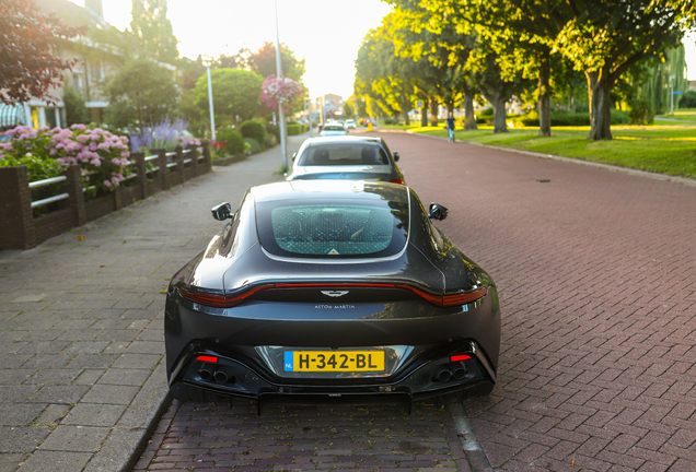 Aston Martin V8 Vantage 2018