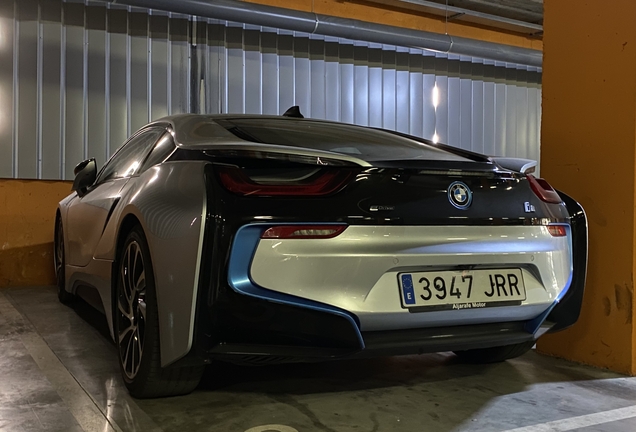BMW i8
