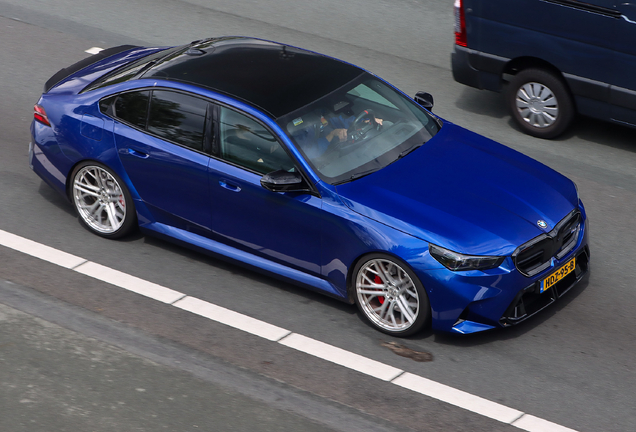 BMW M5 G90