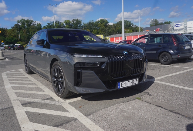BMW M760e xDrive