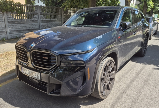 BMW XM G09 Label Red