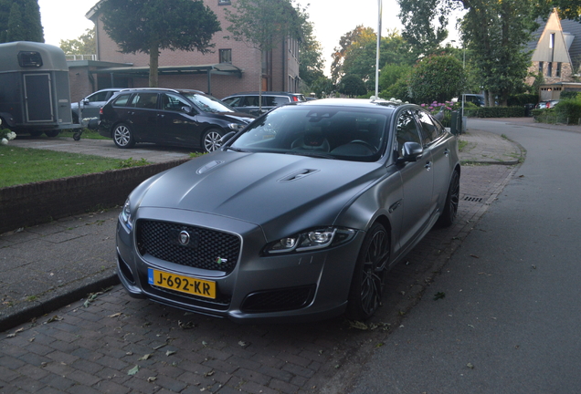 Jaguar XJR575