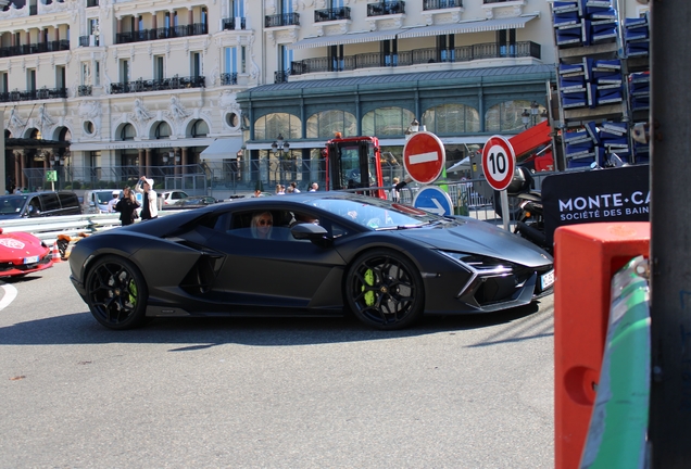 Lamborghini Revuelto