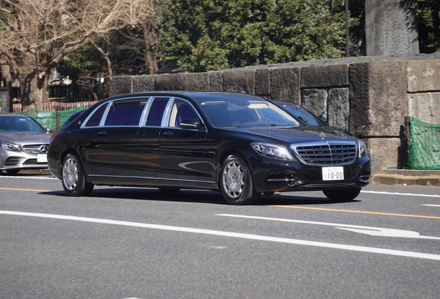 Mercedes-Maybach S 600 Pullman VV222