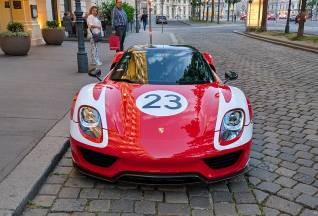 Porsche 918 Spyder Weissach Package