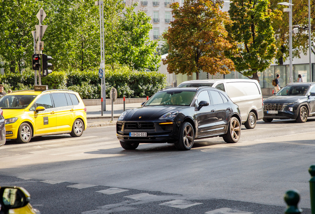 Porsche 95B Macan GTS MkIII