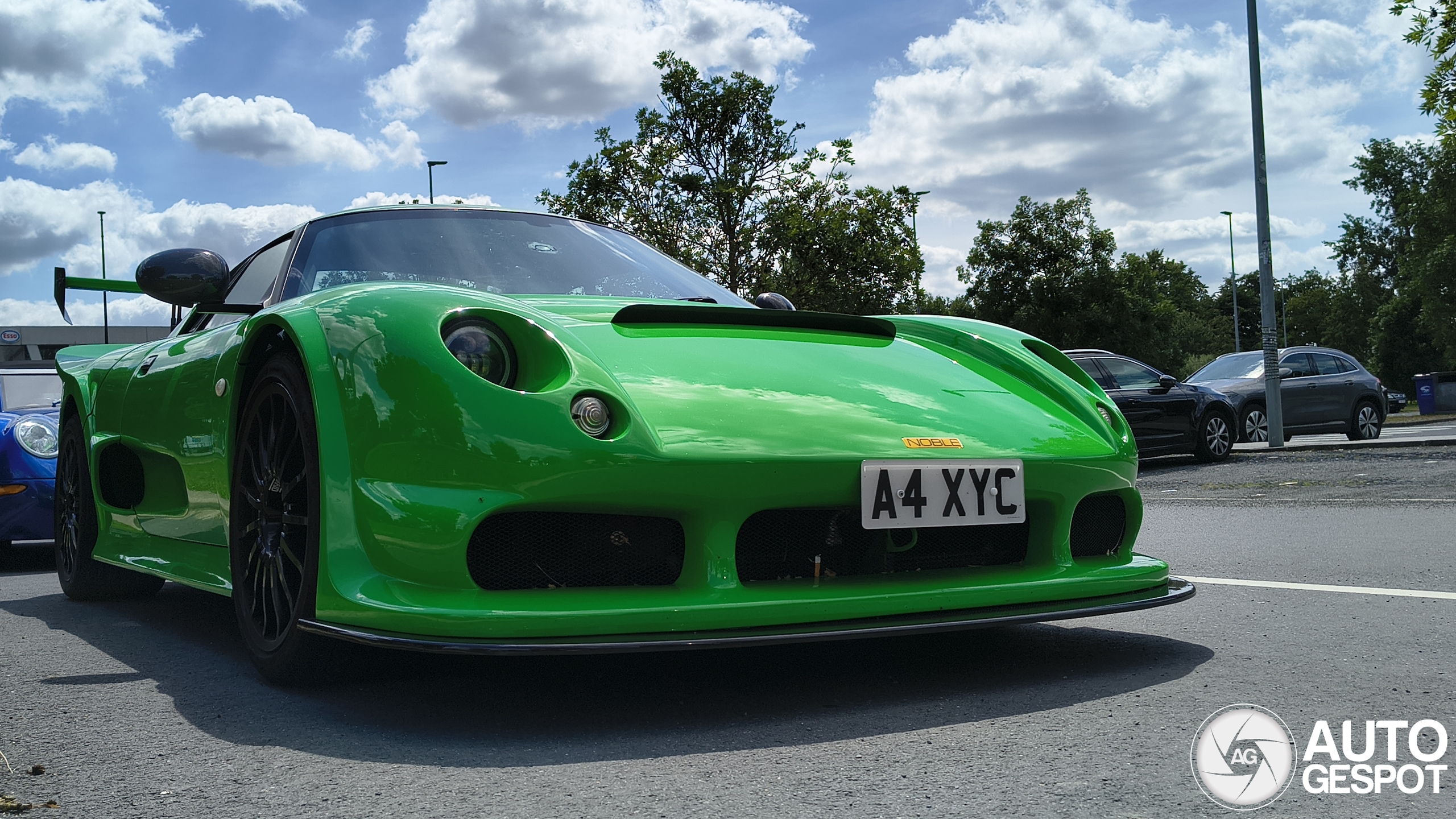 Noble M12 GTO-3