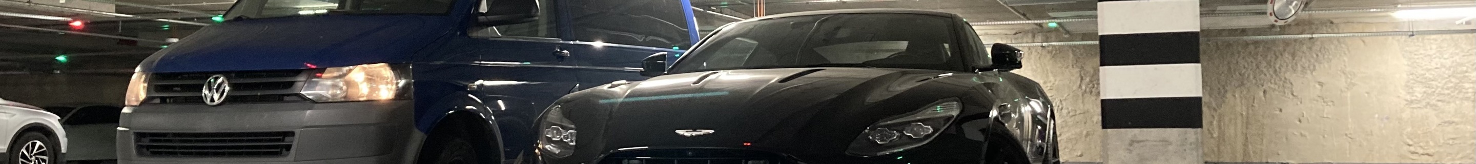 Aston Martin DB11