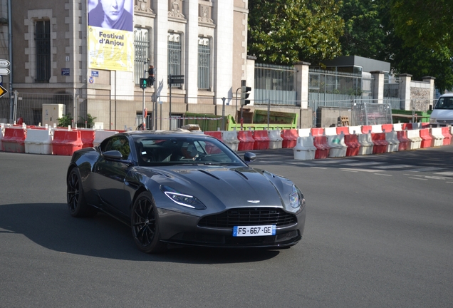 Aston Martin DB11 AMR