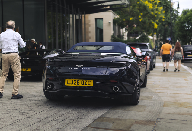 Aston Martin DB12 Volante