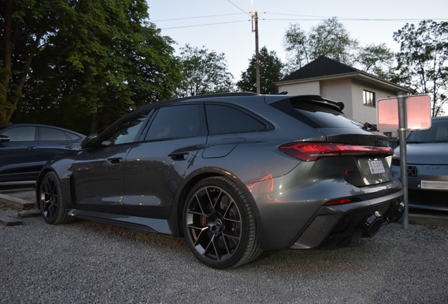 Audi RS5 Avant B10